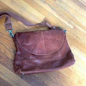Leather Ellington Messenger Bag